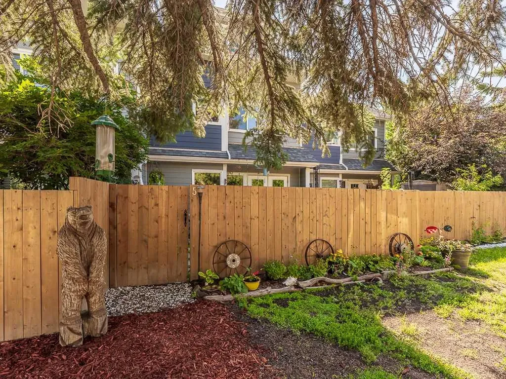 93 Grier Place NE Calgary AB T2K 5Y5