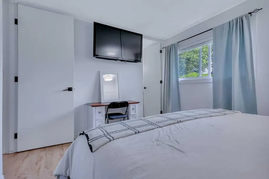 4 Anders Street Red Deer AB T4R 1B8