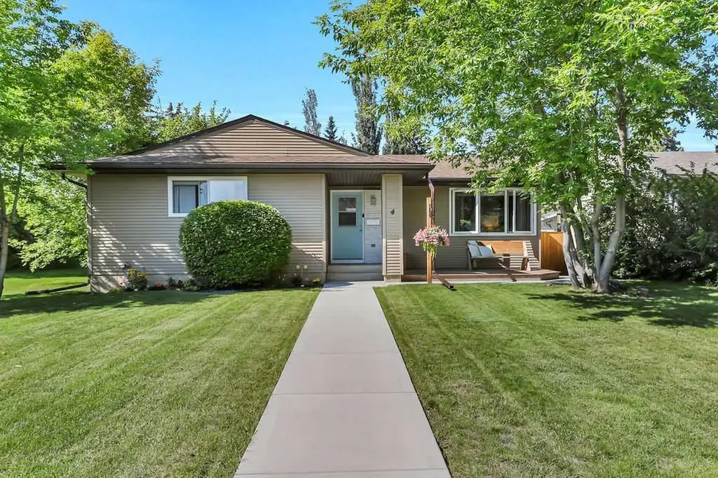 4 Anders Street Red Deer AB T4R 1B8