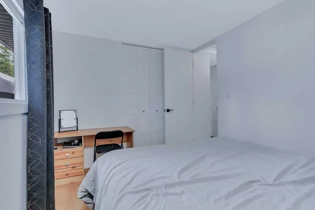 4 Anders Street Red Deer AB T4R 1B8