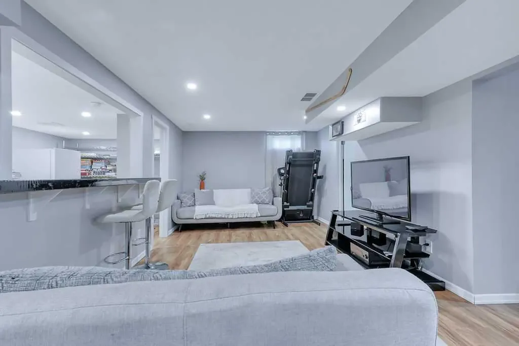 4 Anders Street Red Deer AB T4R 1B8