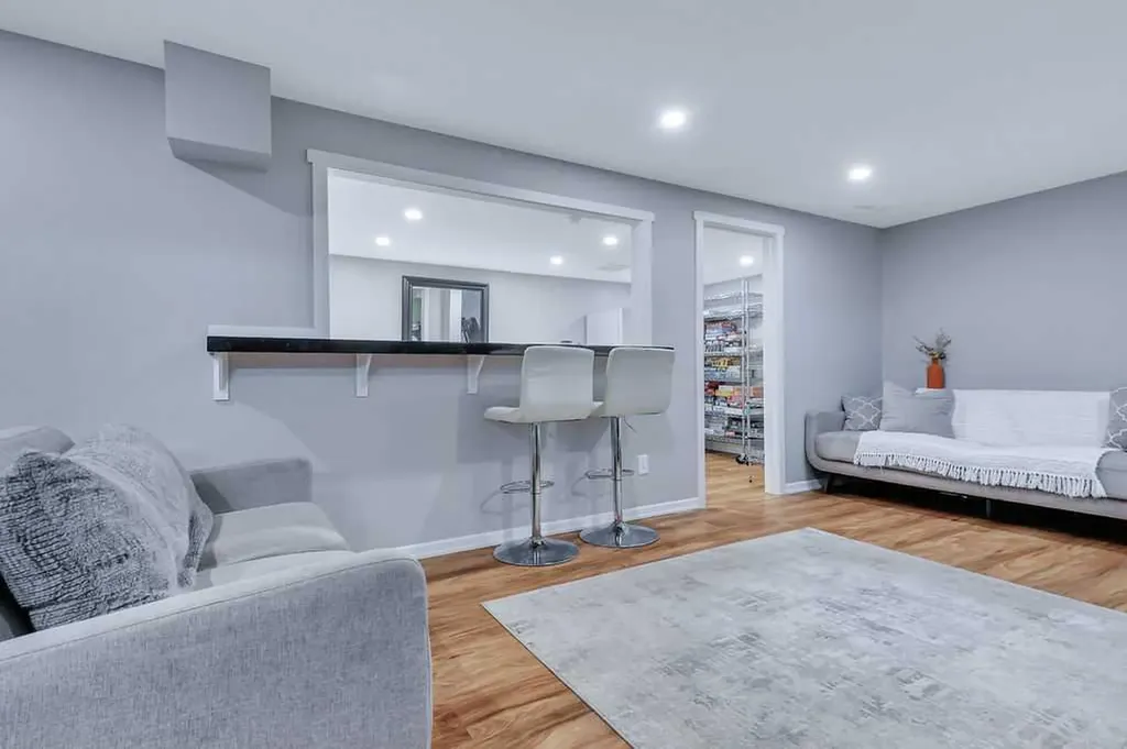 4 Anders Street Red Deer AB T4R 1B8