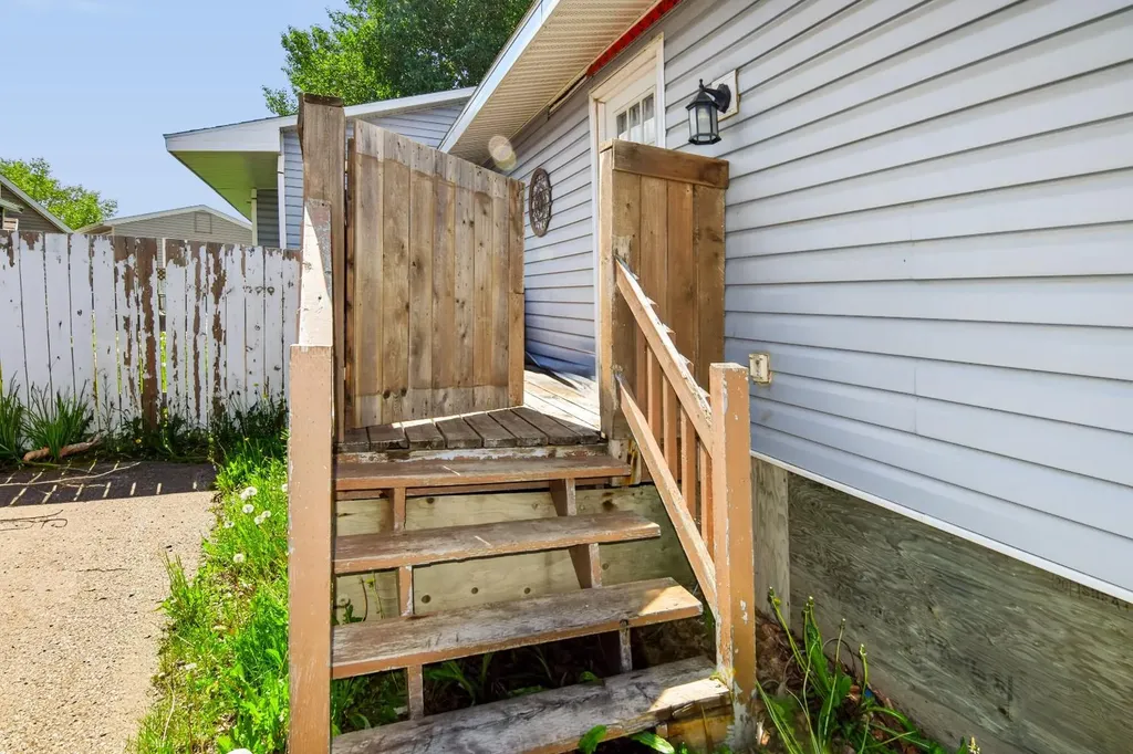 153 Grenfell Crescent Fort Mcmurray AB T9H 2M4