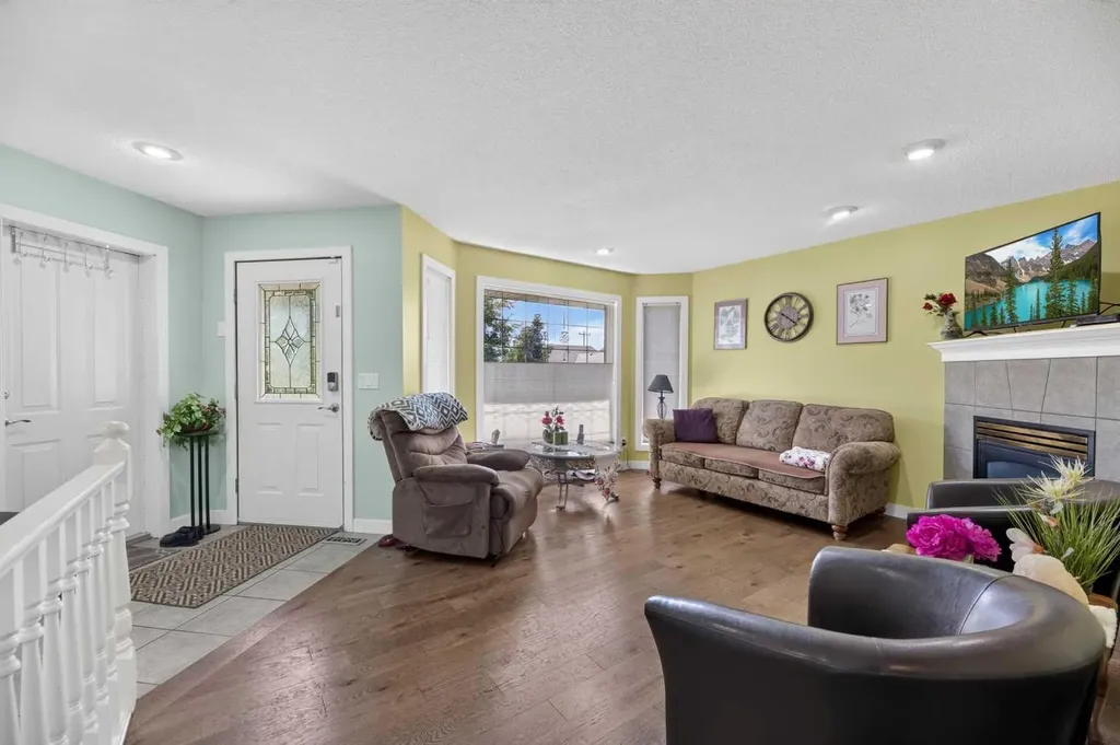 1514 Mary Place Didsbury AB T0M0W0