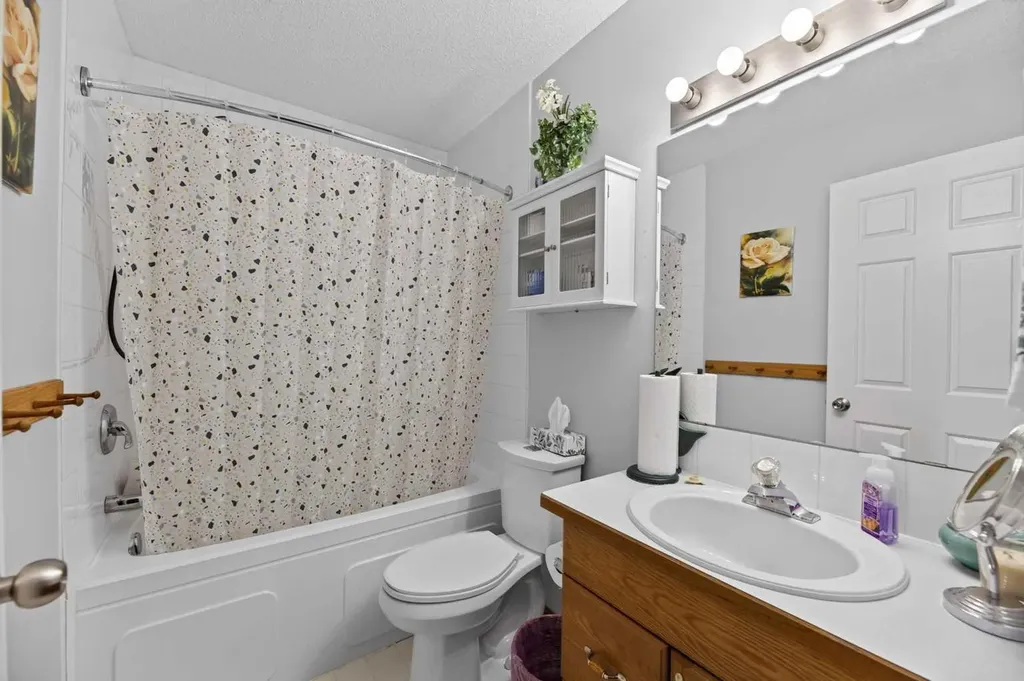 1514 Mary Place Didsbury AB T0M0W0