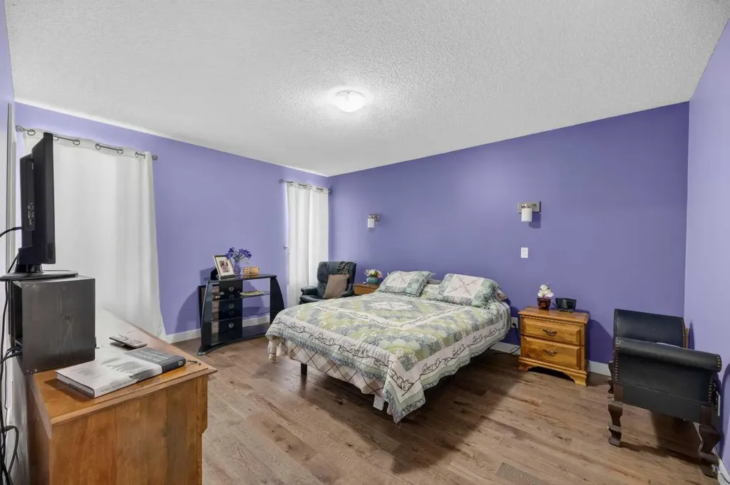 1514 Mary Place Didsbury AB T0M0W0