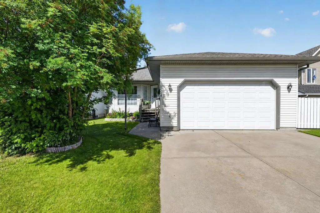 1514 Mary Place Didsbury AB T0M0W0