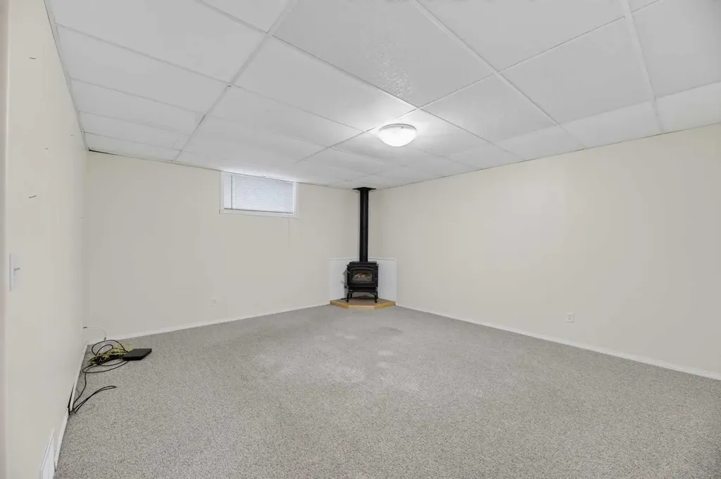 1514 Mary Place Didsbury AB T0M0W0