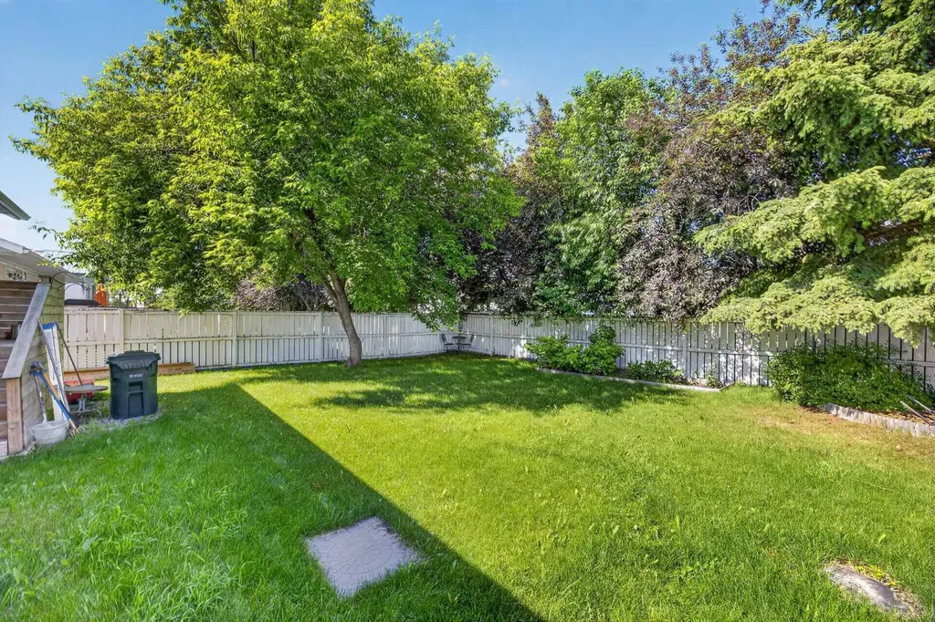 1514 Mary Place Didsbury AB T0M0W0