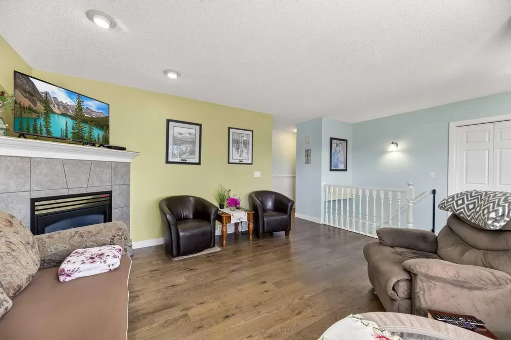 1514 Mary Place Didsbury AB T0M0W0