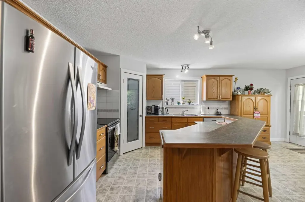 1514 Mary Place Didsbury AB T0M0W0