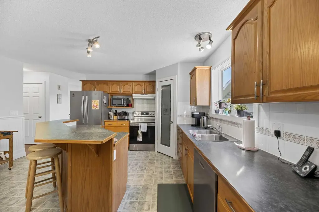 1514 Mary Place Didsbury AB T0M0W0