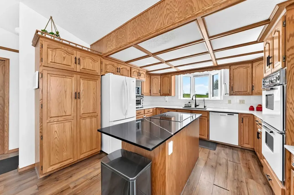 112173 2253 Drive E Rural Foothills County AB T1S 4V5