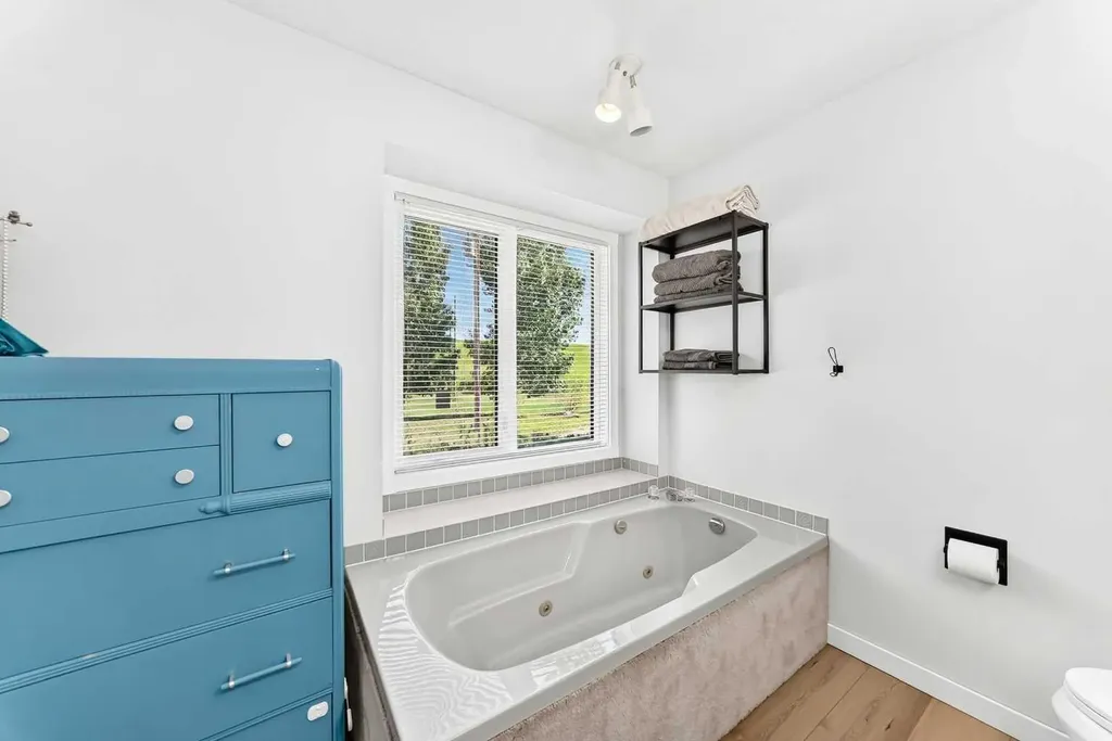 112173 2253 Drive E Rural Foothills County AB T1S 4V5