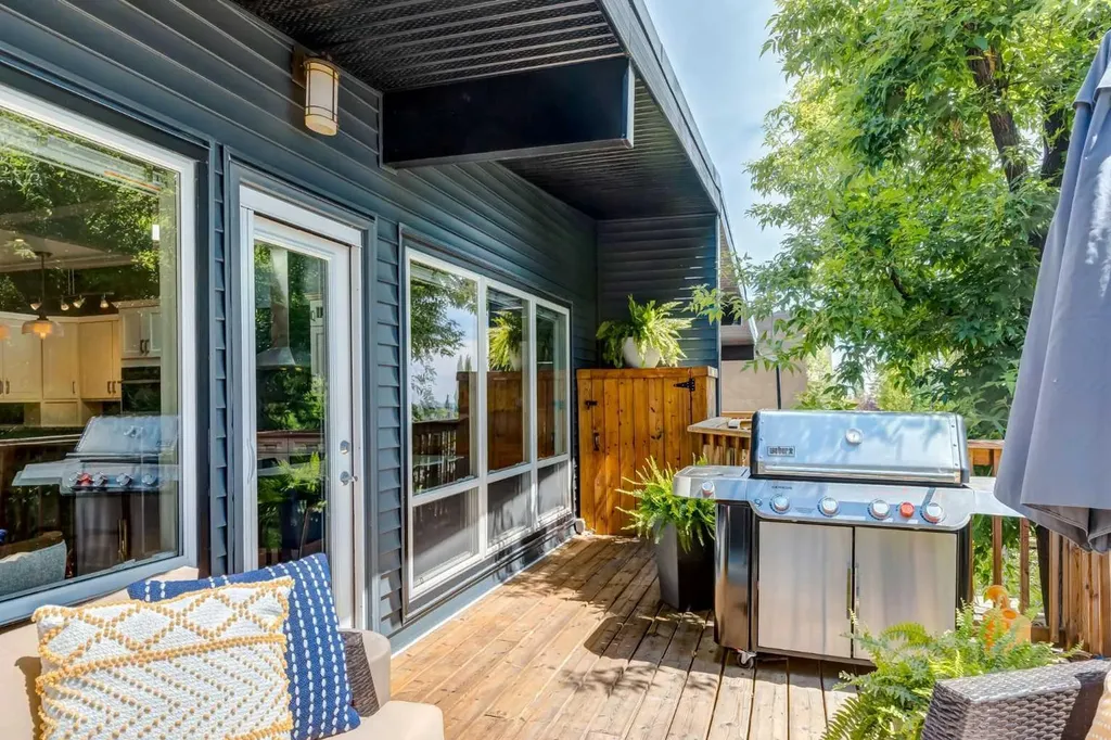 2031 30 Avenue SW Calgary AB T2T 1R3