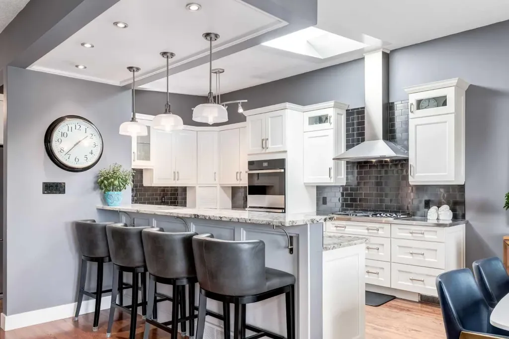 2031 30 Avenue SW Calgary AB T2T 1R3