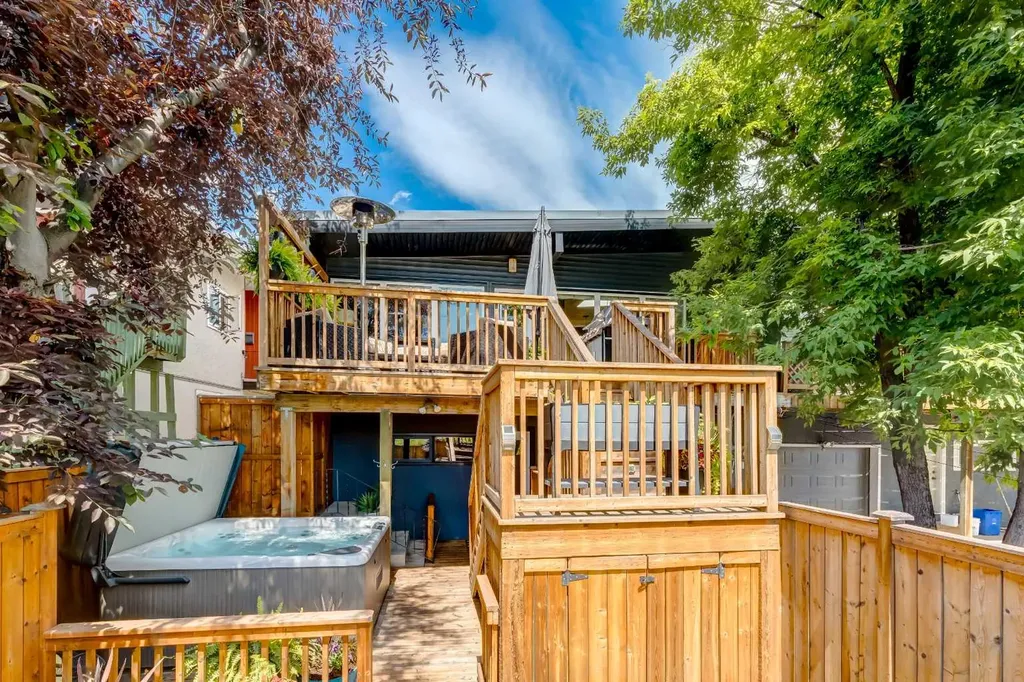 2031 30 Avenue SW Calgary AB T2T 1R3