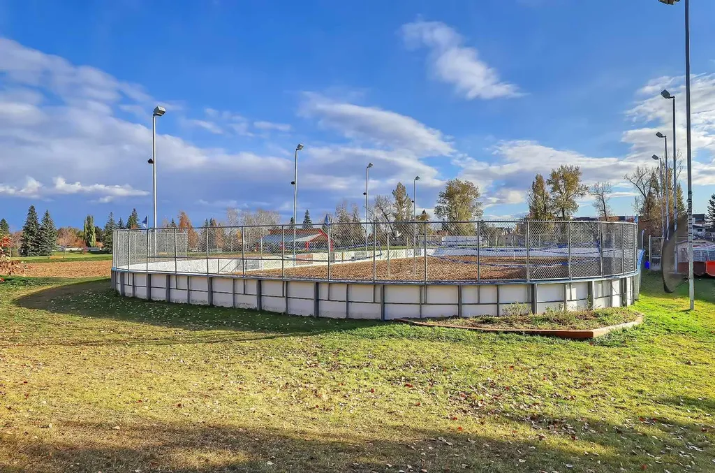 2031 30 Avenue SW Calgary AB T2T 1R3