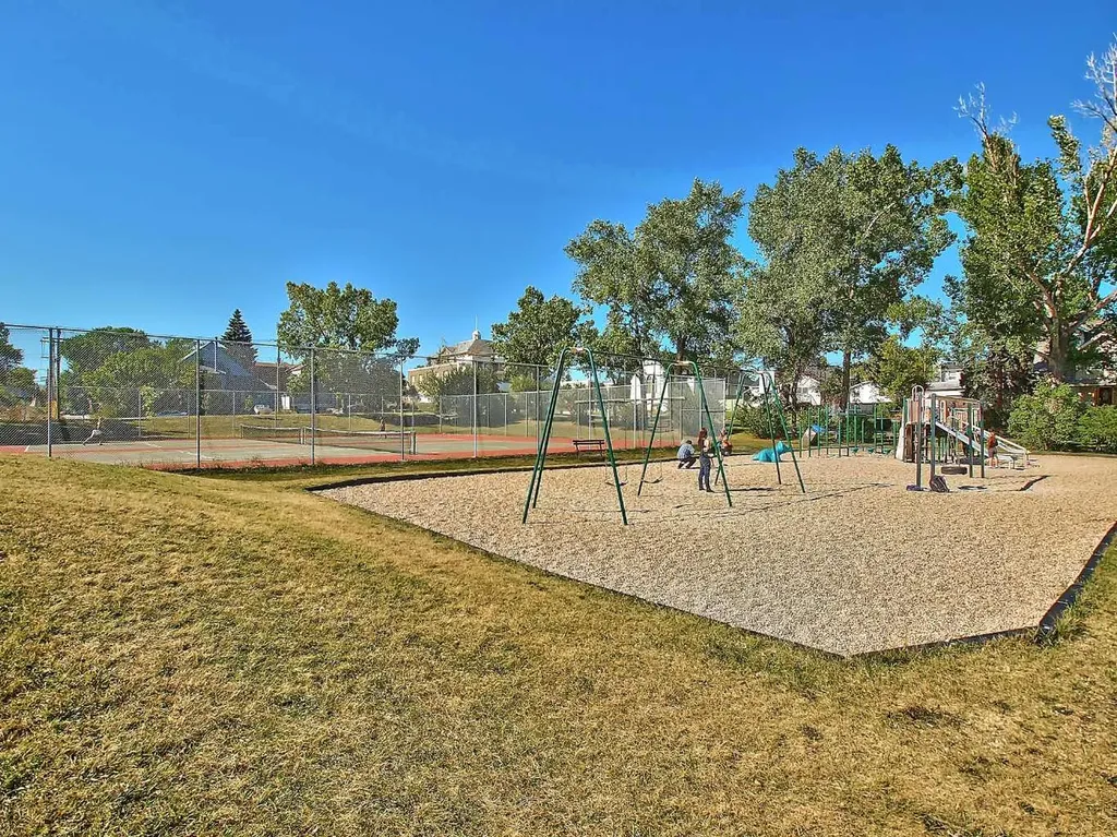 2031 30 Avenue SW Calgary AB T2T 1R3