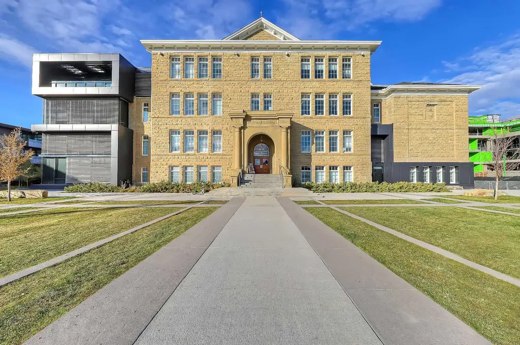 2031 30 Avenue SW Calgary AB T2T 1R3