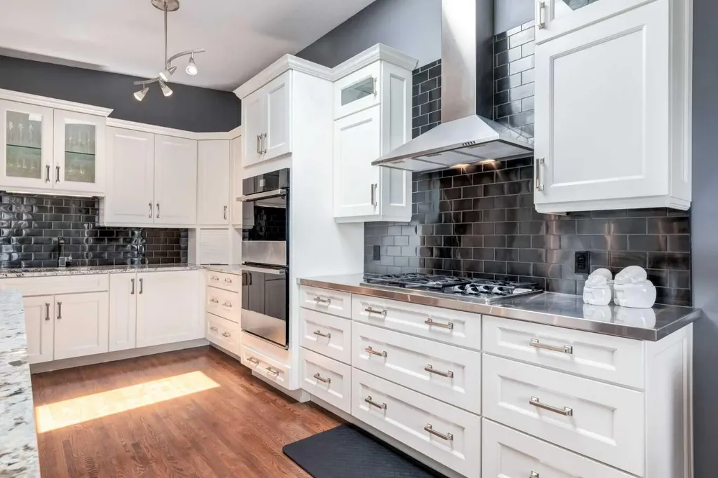 2031 30 Avenue SW Calgary AB T2T 1R3