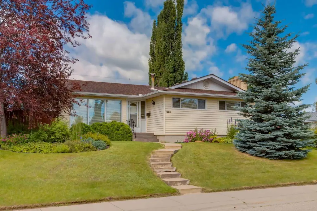 228 Maple Court Crescent SE Calgary AB T2J 1W2