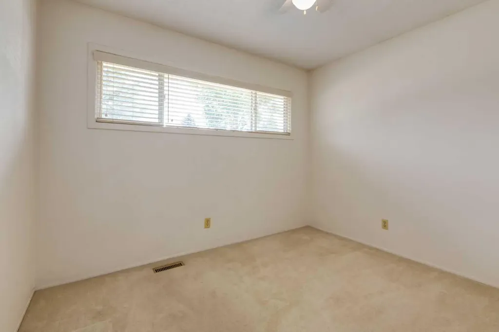 228 Maple Court Crescent SE Calgary AB T2J 1W2