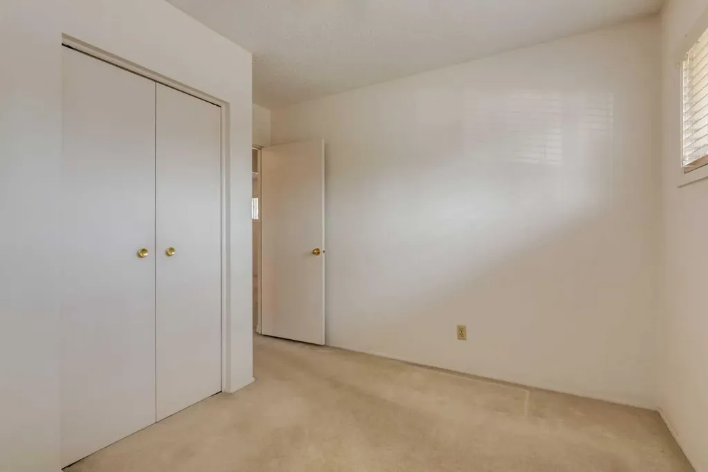 228 Maple Court Crescent SE Calgary AB T2J 1W2