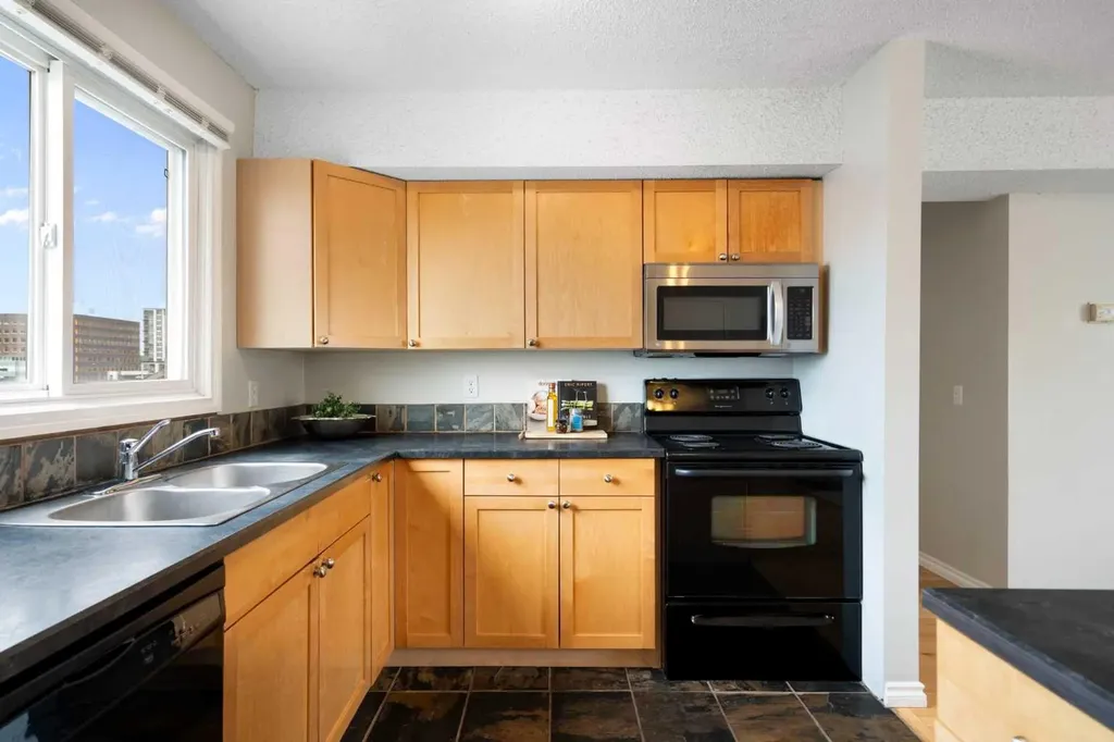 1540 29 Street NW Calgary AB T2N 4M1