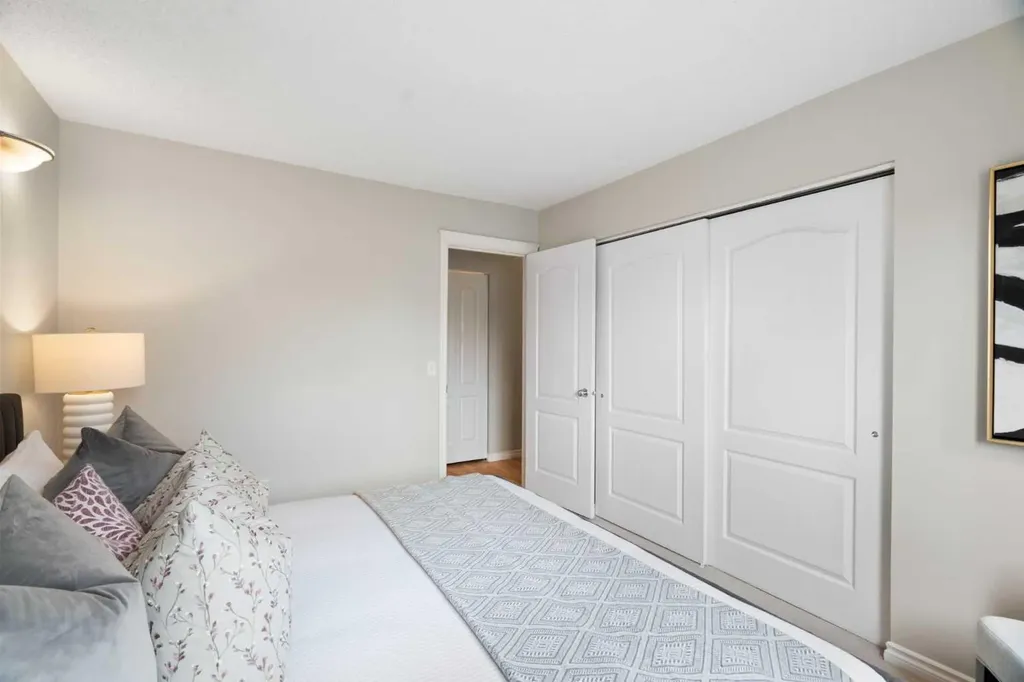 1540 29 Street NW Calgary AB T2N 4M1