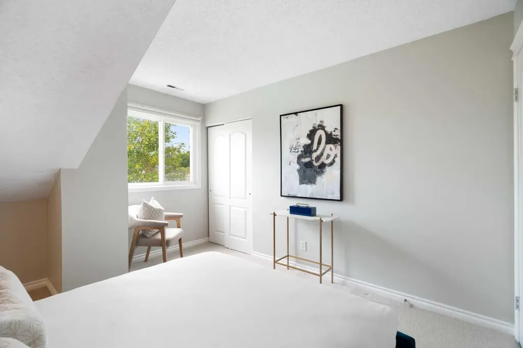 1540 29 Street NW Calgary AB T2N 4M1