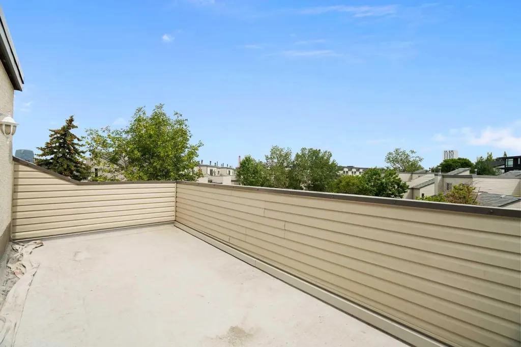 1540 29 Street NW Calgary AB T2N 4M1