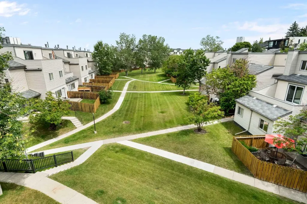 1540 29 Street NW Calgary AB T2N 4M1