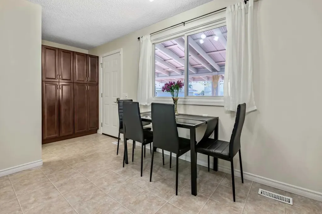 37 Erin Woods Place SE Calgary AB T2B 2W5