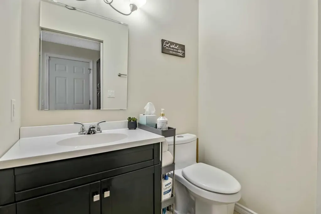 37 Erin Woods Place SE Calgary AB T2B 2W5