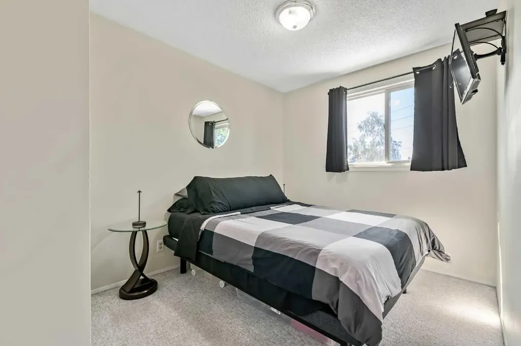 37 Erin Woods Place SE Calgary AB T2B 2W5