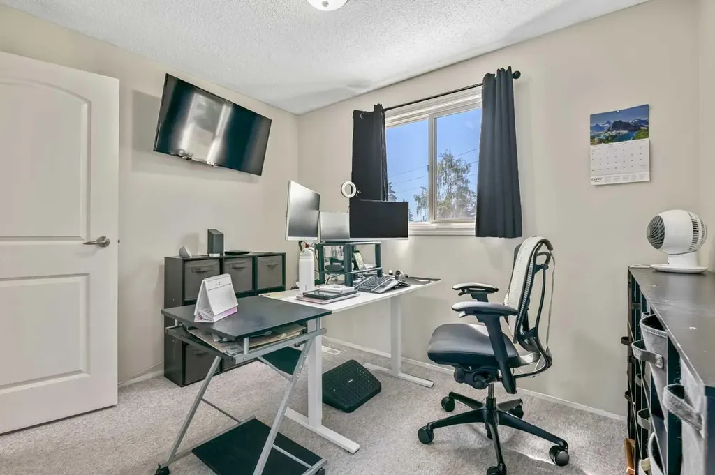 37 Erin Woods Place SE Calgary AB T2B 2W5