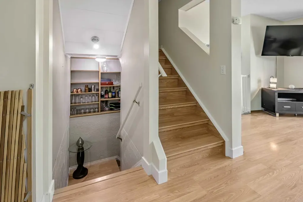 37 Erin Woods Place SE Calgary AB T2B 2W5