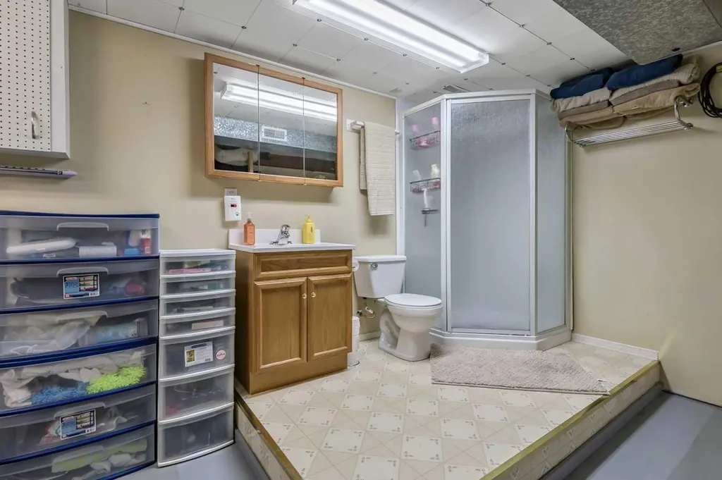 37 Erin Woods Place SE Calgary AB T2B 2W5