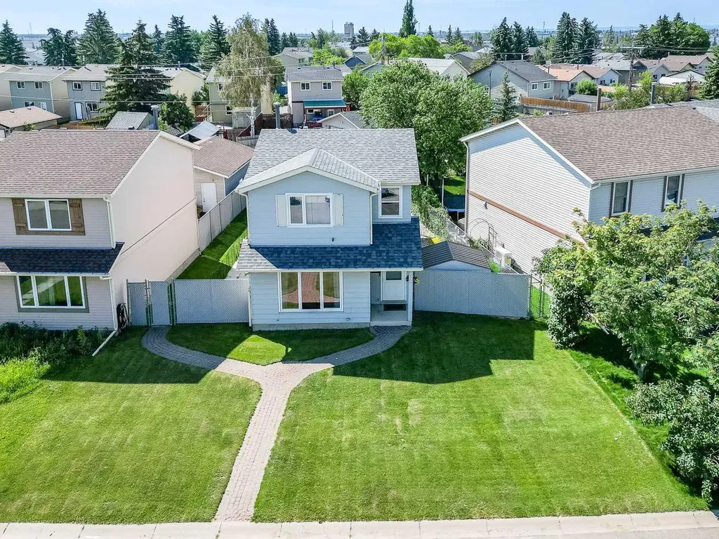 37 Erin Woods Place SE Calgary AB T2B 2W5