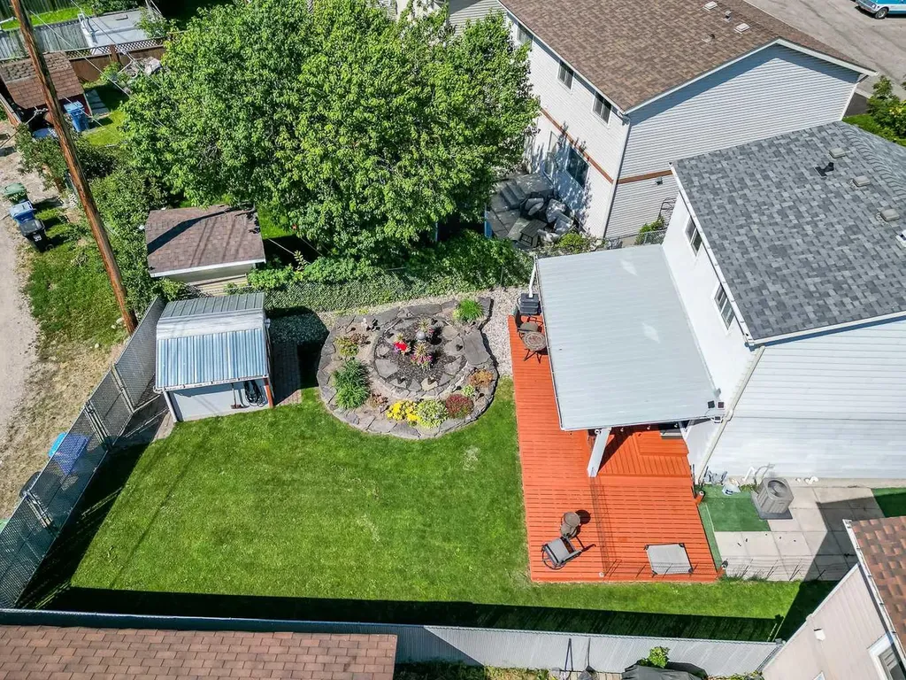 37 Erin Woods Place SE Calgary AB T2B 2W5
