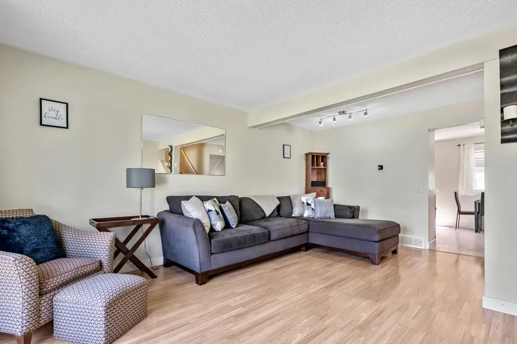 37 Erin Woods Place SE Calgary AB T2B 2W5