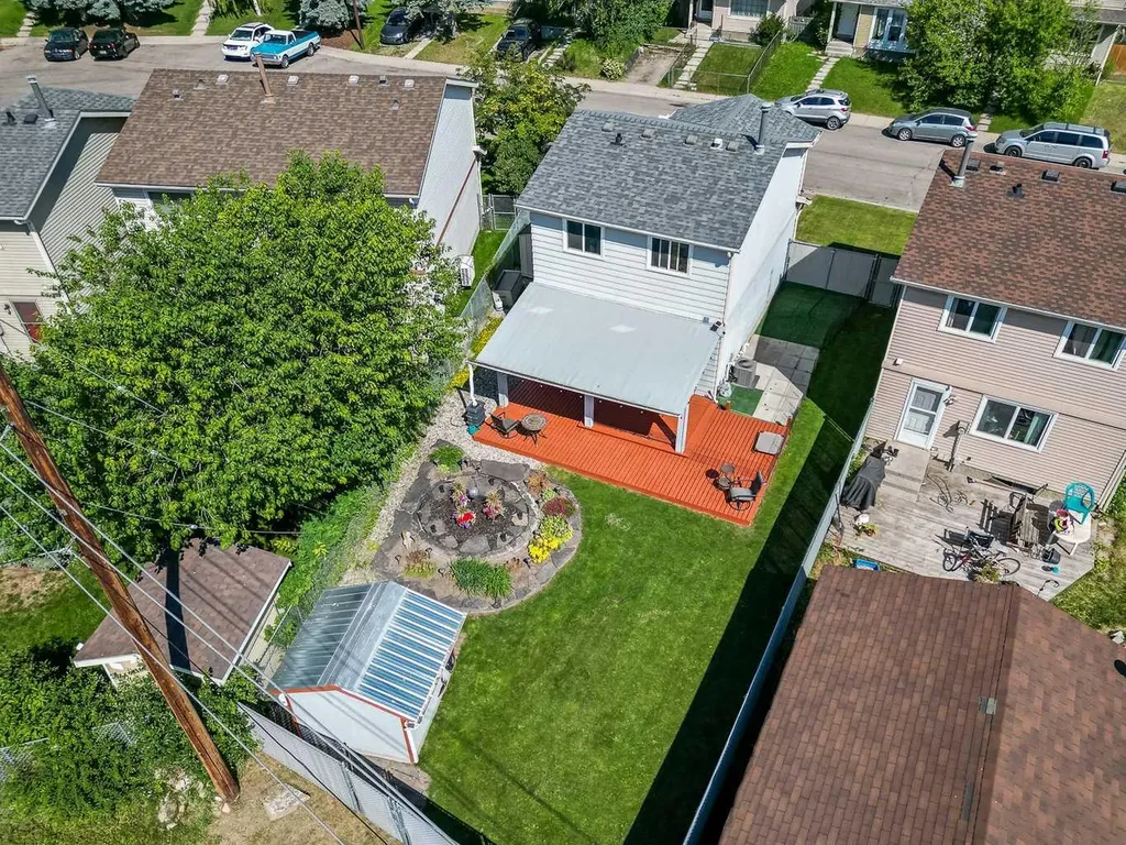 37 Erin Woods Place SE Calgary AB T2B 2W5
