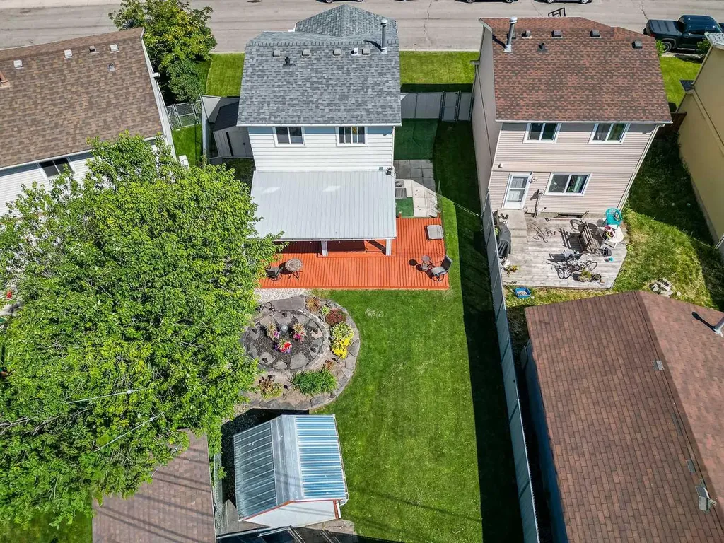 37 Erin Woods Place SE Calgary AB T2B 2W5