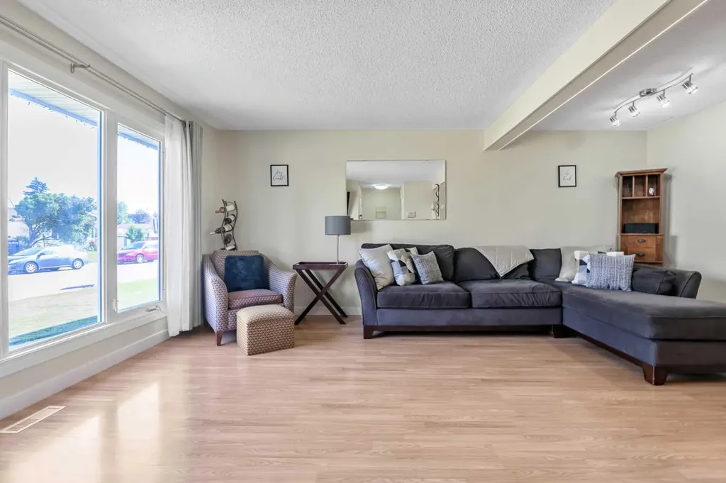 37 Erin Woods Place SE Calgary AB T2B 2W5