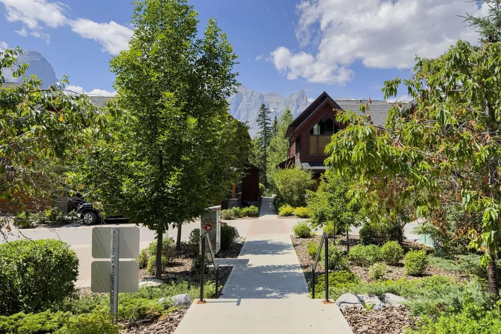 707 Spring Creek Drive Canmore AB T1W 0K7