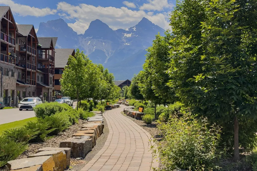 707 Spring Creek Drive Canmore AB T1W 0K7