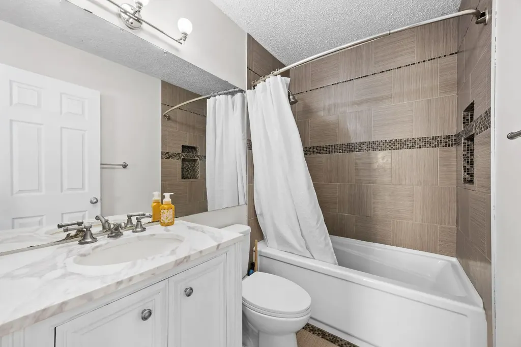 28 Templegreen Bay NE Calgary AB T1Y 4Z3