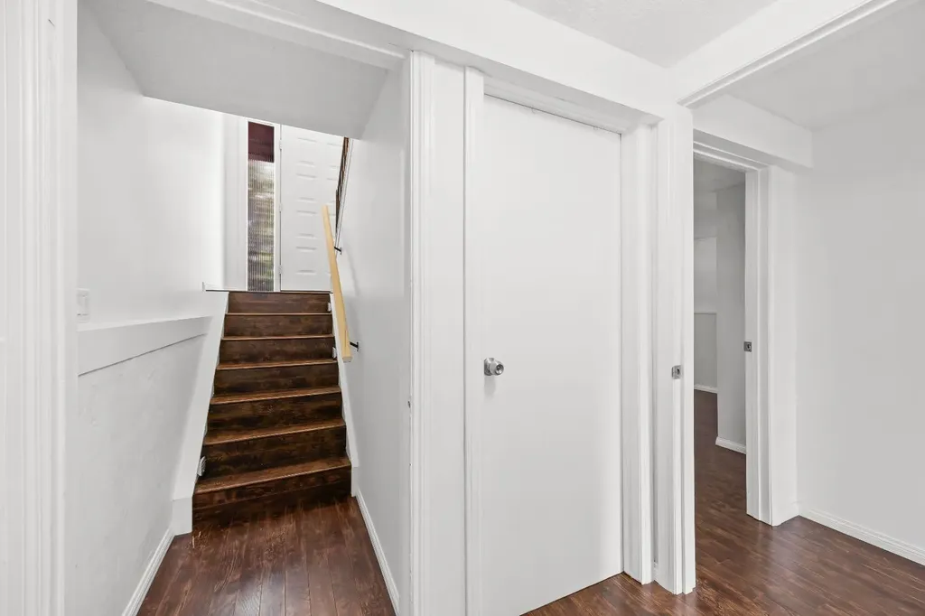 28 Templegreen Bay NE Calgary AB T1Y 4Z3