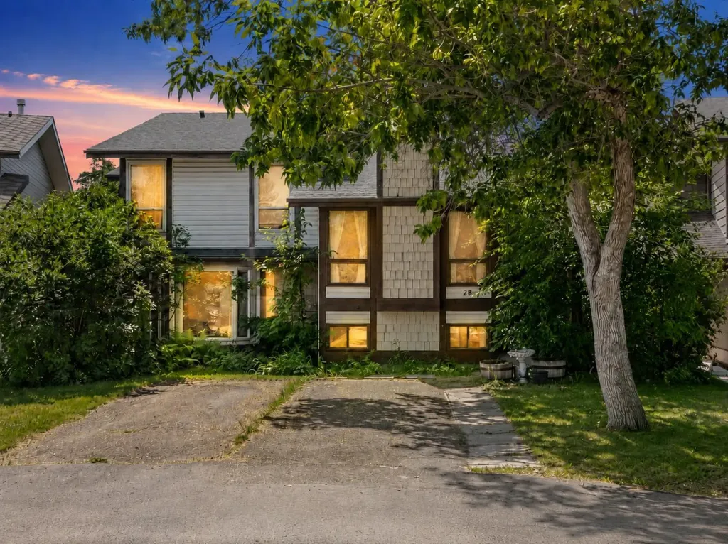 28 Templegreen Bay NE Calgary AB T1Y 4Z3
